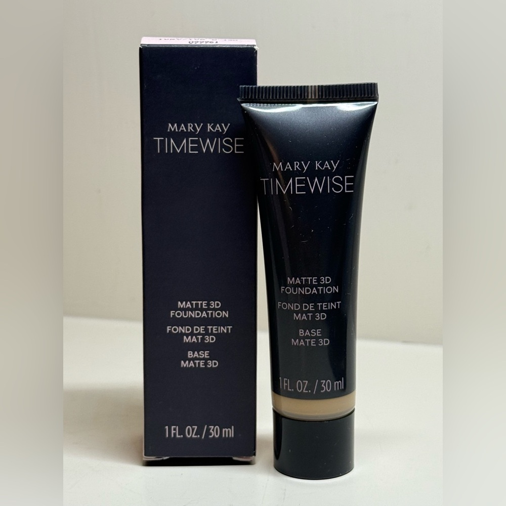 Mary Kay TimeWise Matte 3D Foundation - Ivory W 130
099961